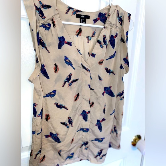 H&M Tops - H&M lightweight sheer sleeveless bird‎ blouse size 2